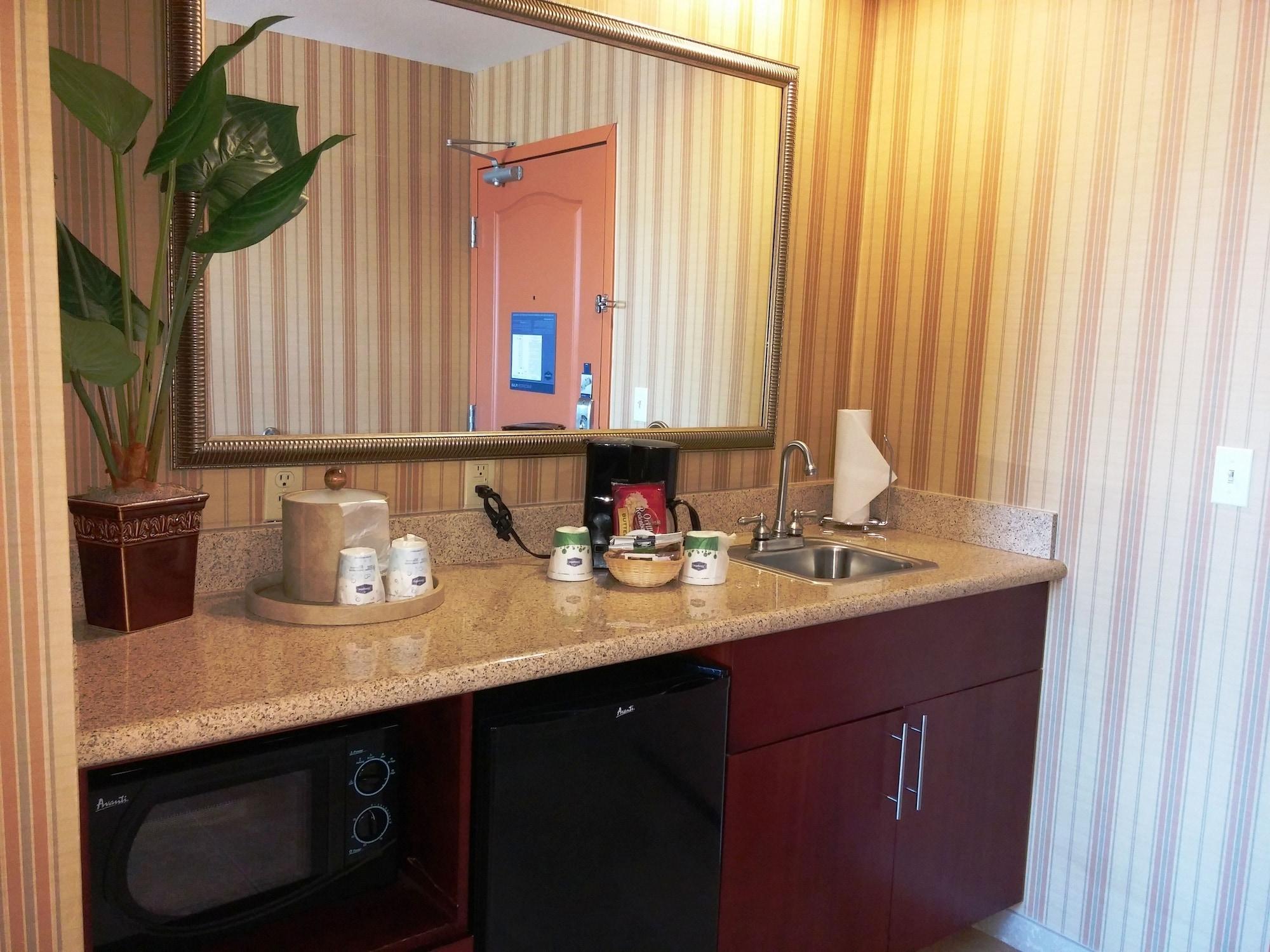 Hampton Inn & Suites Albuquerque-Coors Road Екстериор снимка
